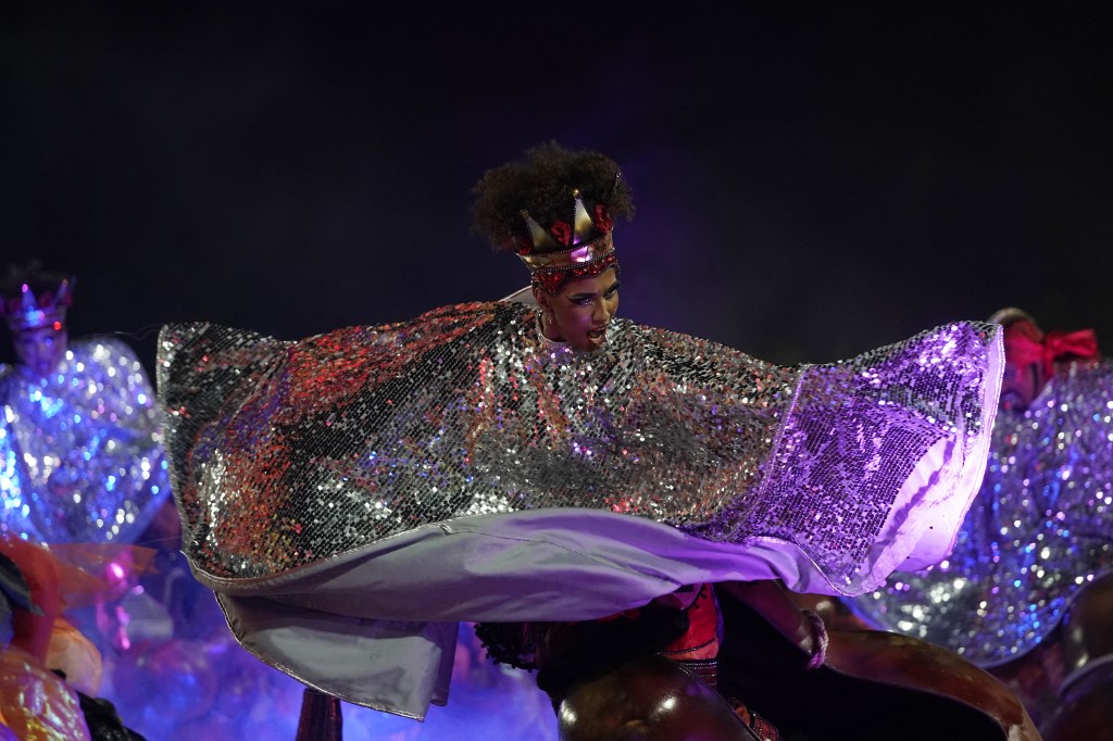 Desfile da Grande Rio reflete em larga medida o tom do Carnaval deste ano no Sambódromo, que foi pautado pela temática socia Desfile da Grande Rio reflete em larga medida o tom do Carnaval deste ano no Sambódromo, que foi pautado pela temática socia