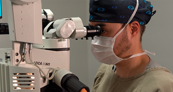 Dr. Gustavo Yamamoto (CRM/SC 30184 RQE 23394) Médico Oftalmologista especialista em Glaucoma, Catarata e Córnea.