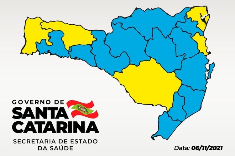 De acordo com a secretaria de Saúde de SC, o maior responsável pela melhora no risco da Covid é a vacinação De acordo com a Secretária de Saúde, o maior responsável pela melhora é a vacinação