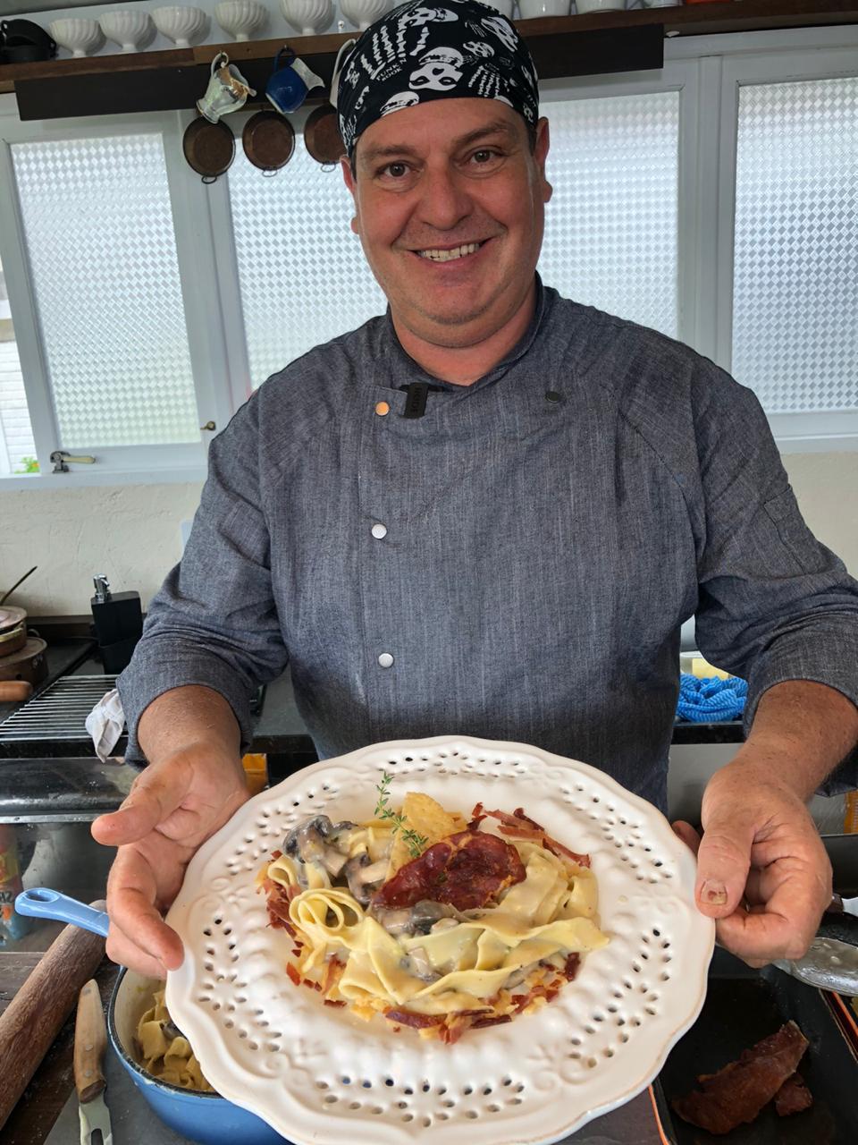 André desenvolveu um prato que traz combinações diferenciadas e harmoniza de maneira única com o vinho de rótulo catarinense, o Quinta das Neves André desenvolveu um prato que traz combinações diferenciadas e harmoniza de maneira única com o vinho de rótulo catarinense, o Quinta das Neves