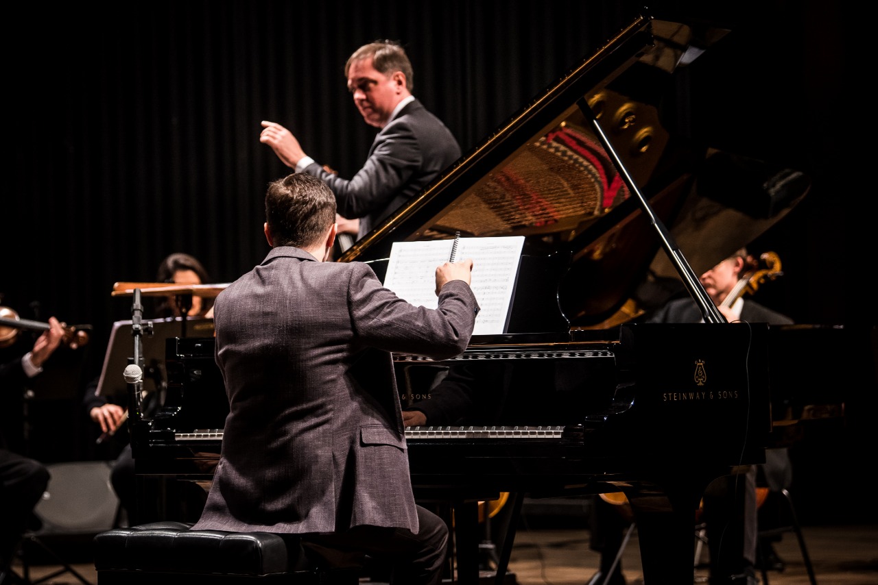 Maestro Jeferson Della Rocca e Luiz Zago Trio sempre afinados Maestro Jeferson Della Rocca e Luiz Zago Trio sempre afinados
