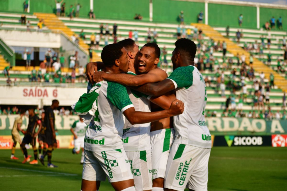 Chape venceu o Figueirense o se recuperou no estadual. Chape x Figueira - Catarinense Fort 2022