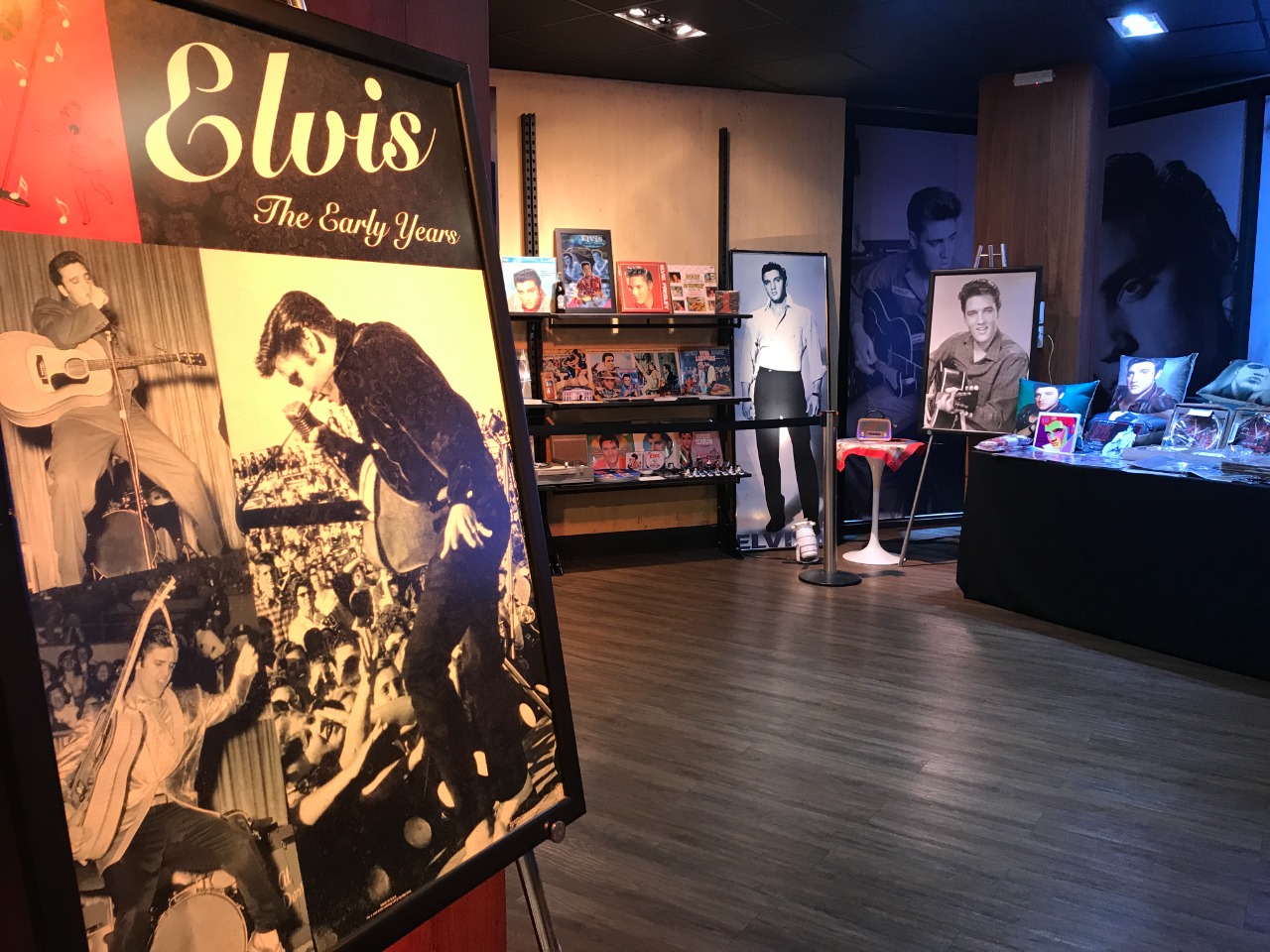 A exposição Elvis Forever apresenta mais 2.500 objetos de Elvis Presley, como LPs, CDS e jornais datados da época A exposição Elvis Forever apresenta mais 2.500 objetos de Elvis Presley, como LPs, CDS e jornais datados da época