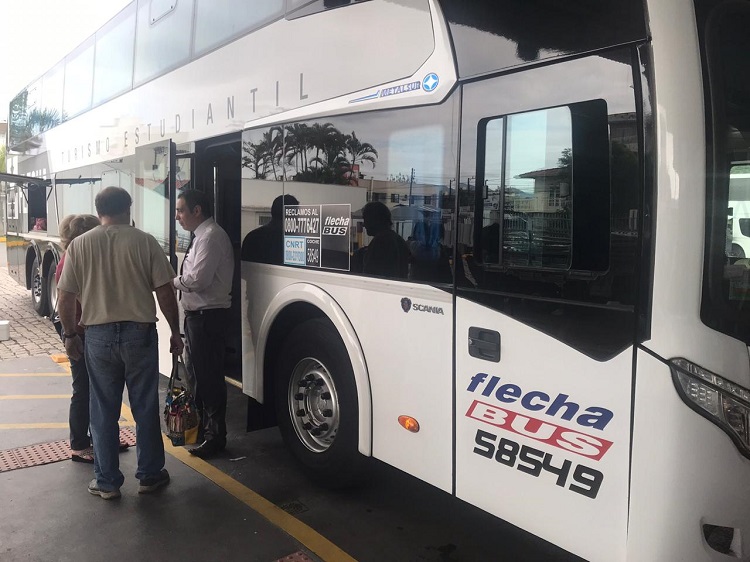 Ônibus que liga Brasil e Argentina Ônibus que liga Brasil e Argentina