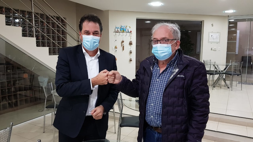 Coruja com Minotto quando se filiou ao PDT, em julho Coruja com Minotto quando se filiou ao PDT, em julho