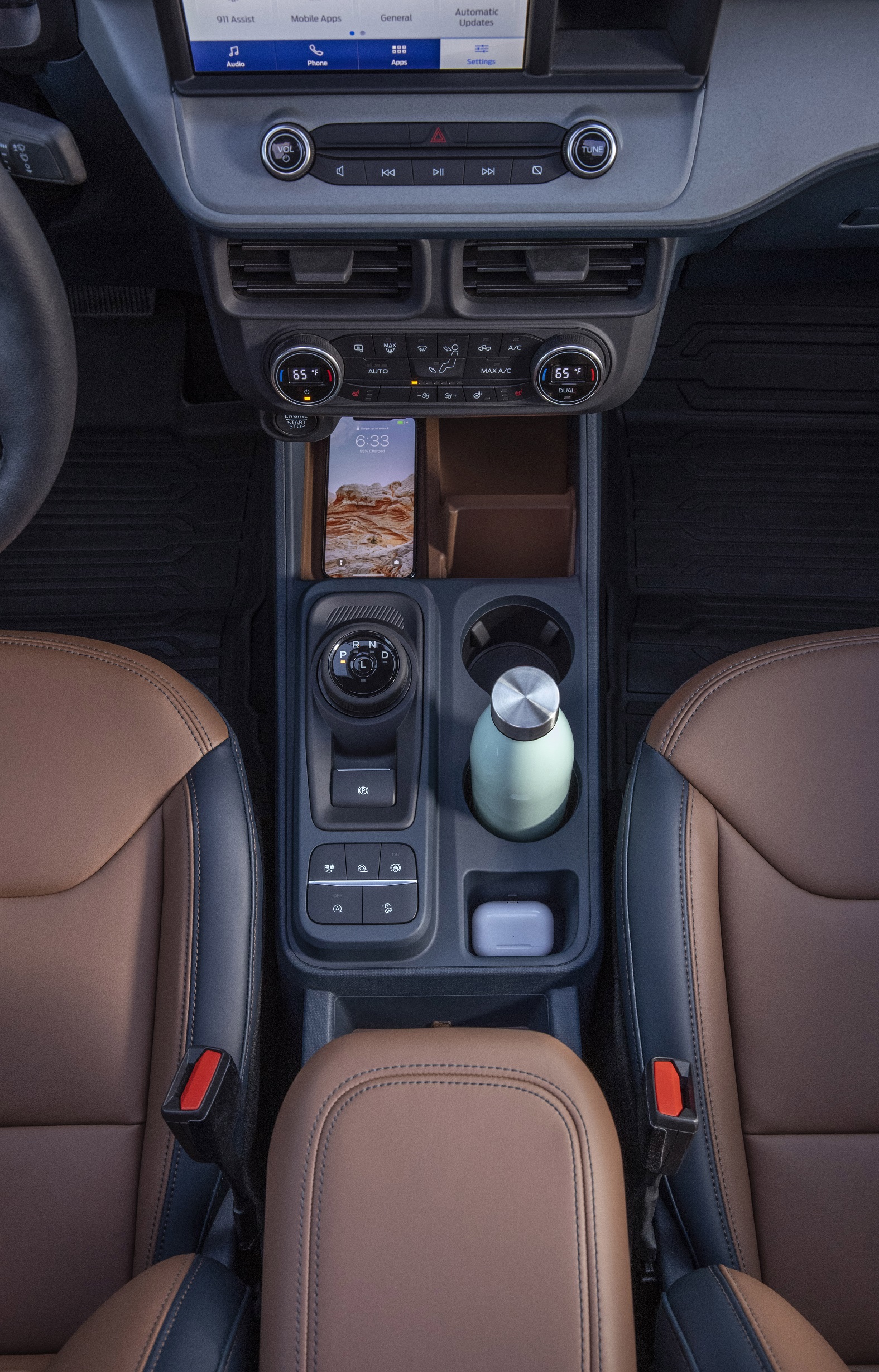 Console central do Ford Maverick