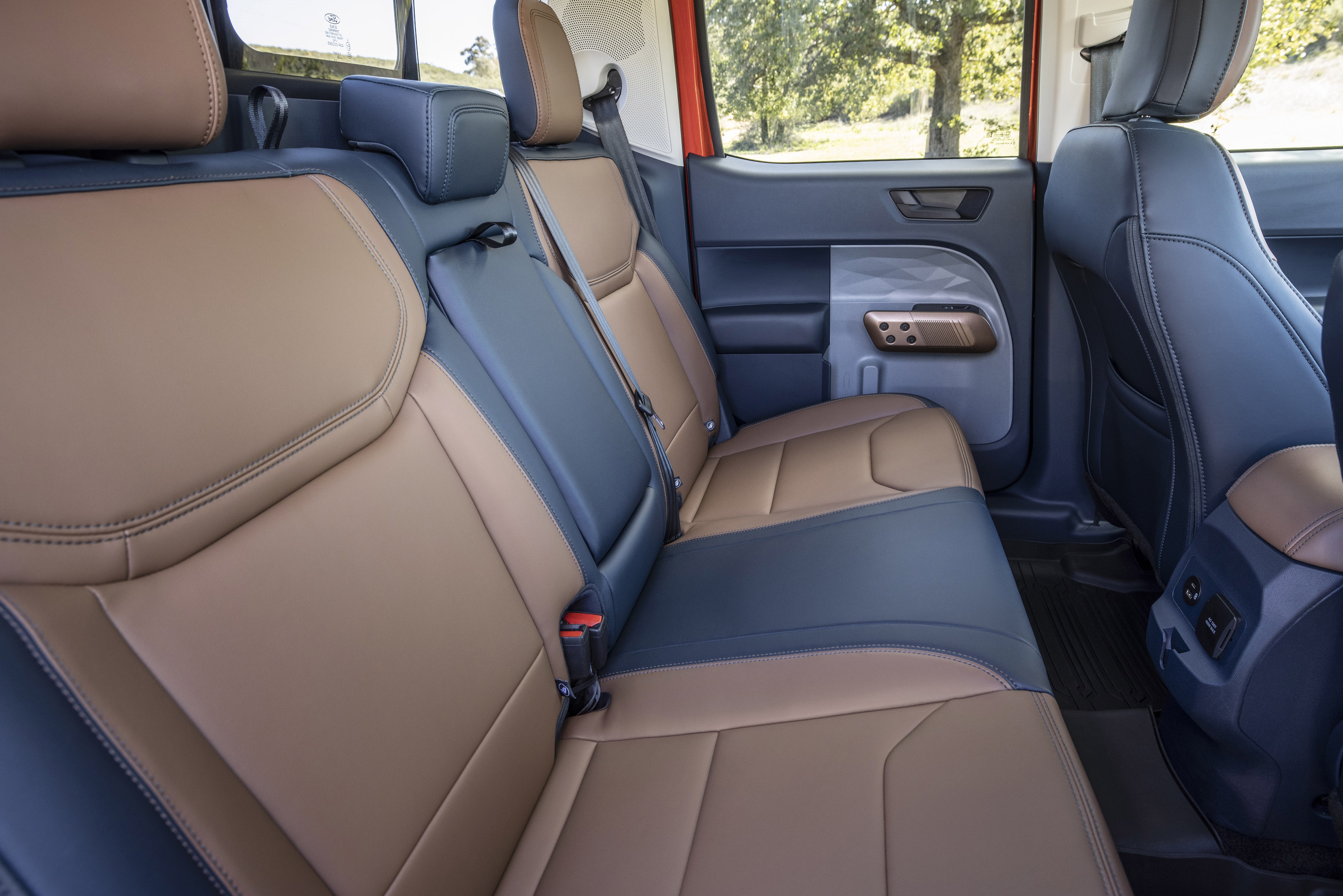 Ford Maverick: atrás espaço para 3 ocupantes