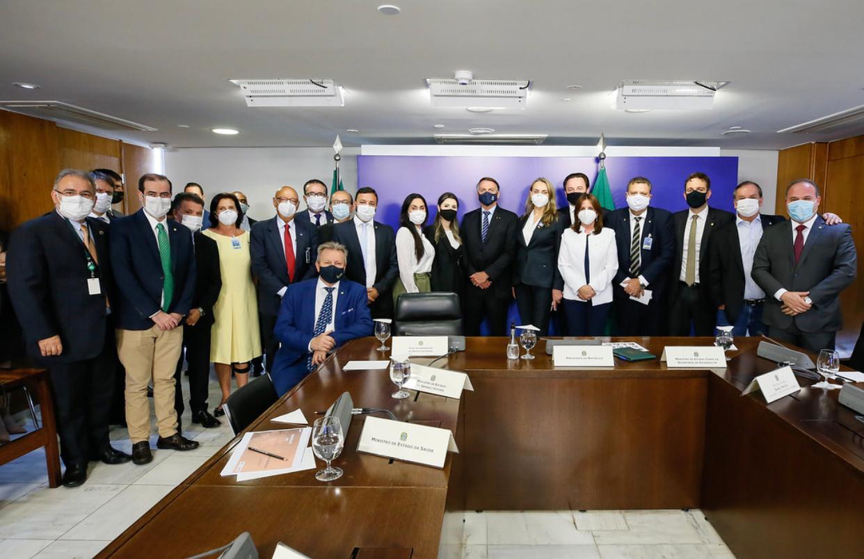 Bolsonaro e ministros marcaram presença na reunião do Fórum de SC Bolsonaro e ministros marcaram presença na reunião do Fórum de SC