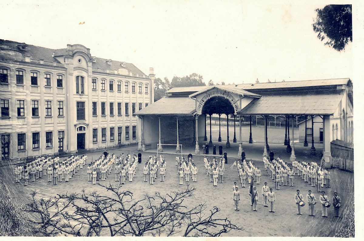 Originalmente, até 1970, o Colégio era destinado apenas ao público masculino