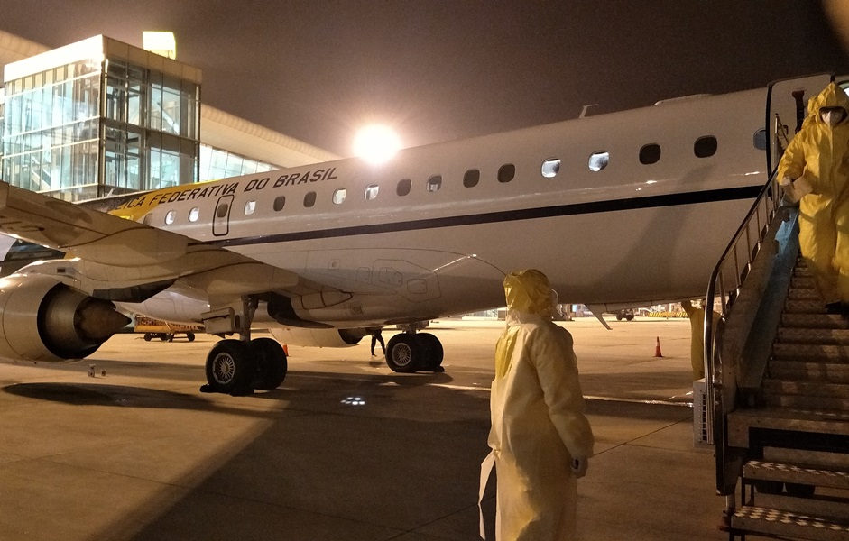 Voo deve durar 26 horas Voo deve durar 26 horas