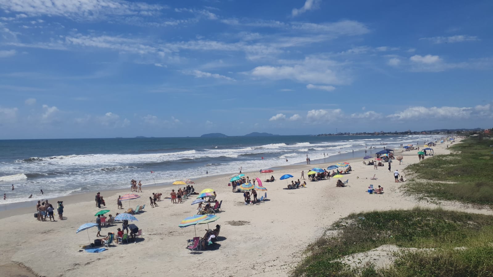 Praia em Itapoá, no Litoral Norte de SC