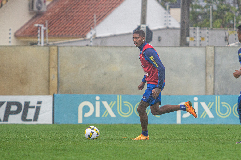 Jean Pyerre segue treinando normalmente no Avaí Jean Pyerre segue treinando normalmente no Avaí