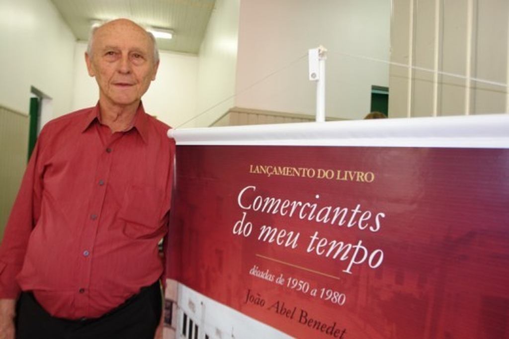 João Abel no lançamento do seu livro, em 2012 João Abel no lançamento do seu livro, em 2012