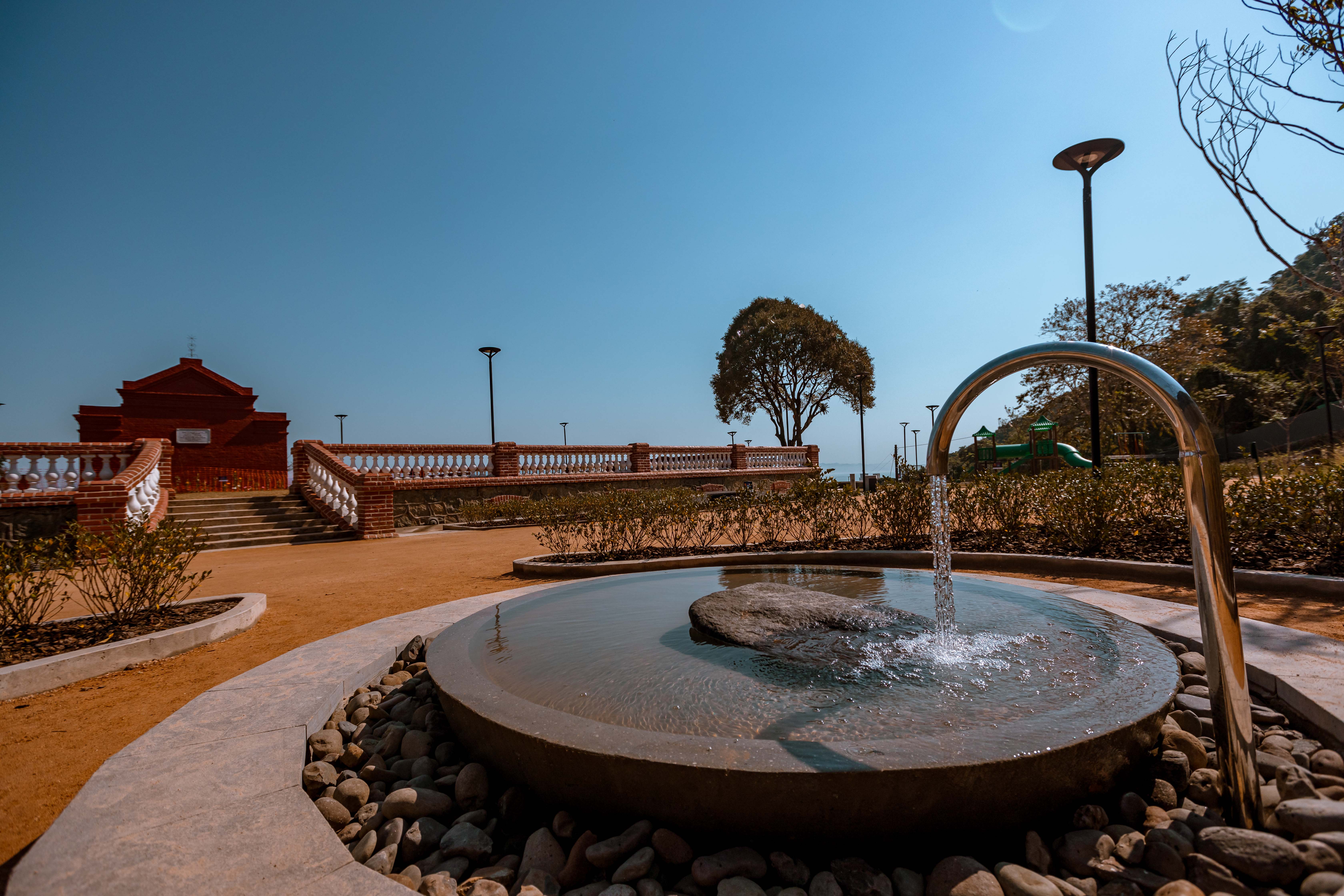Praça Monte Serrat revitalizada WOA