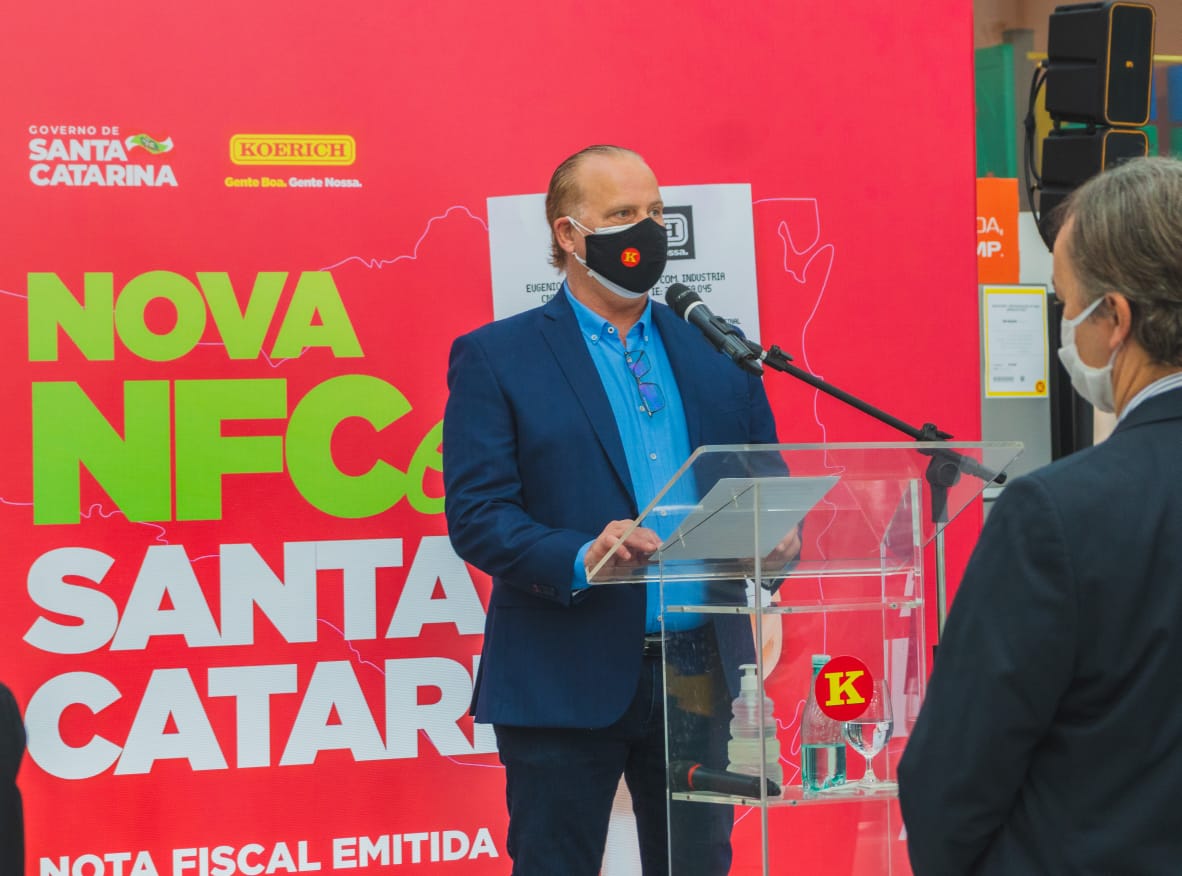 Ronaldo Koerich no ato de lançamento da Nota Fiscal de Consumidor Eletrônica Koerich protagoniza emissão da primeira NFC-e SC e traz mais agilidade para os consumidores