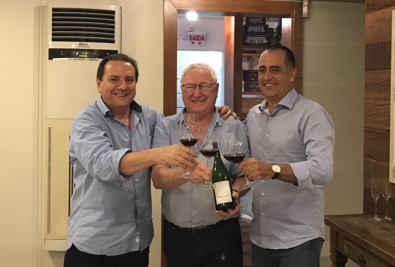 Acari Amorim (E), Nelson Essemburg e Robson Abbdala Precursores: