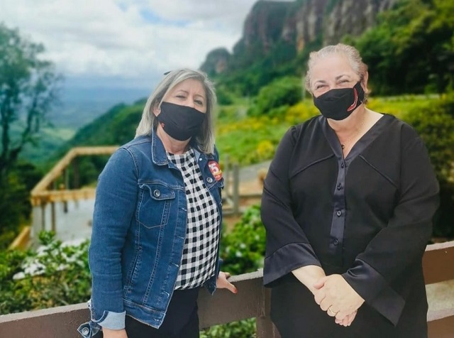 Saionara com a vice, Soraya Librelato, na campanha de 2020 Saionara com a vice, Soraya Librelato, na campanha de 2020