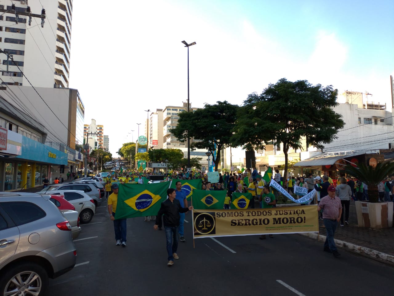 Em Chapecó, concentração ocorreu na praça Coronel Bertaso Em Chapecó, concentração ocorreu na praça Coronel Bertaso