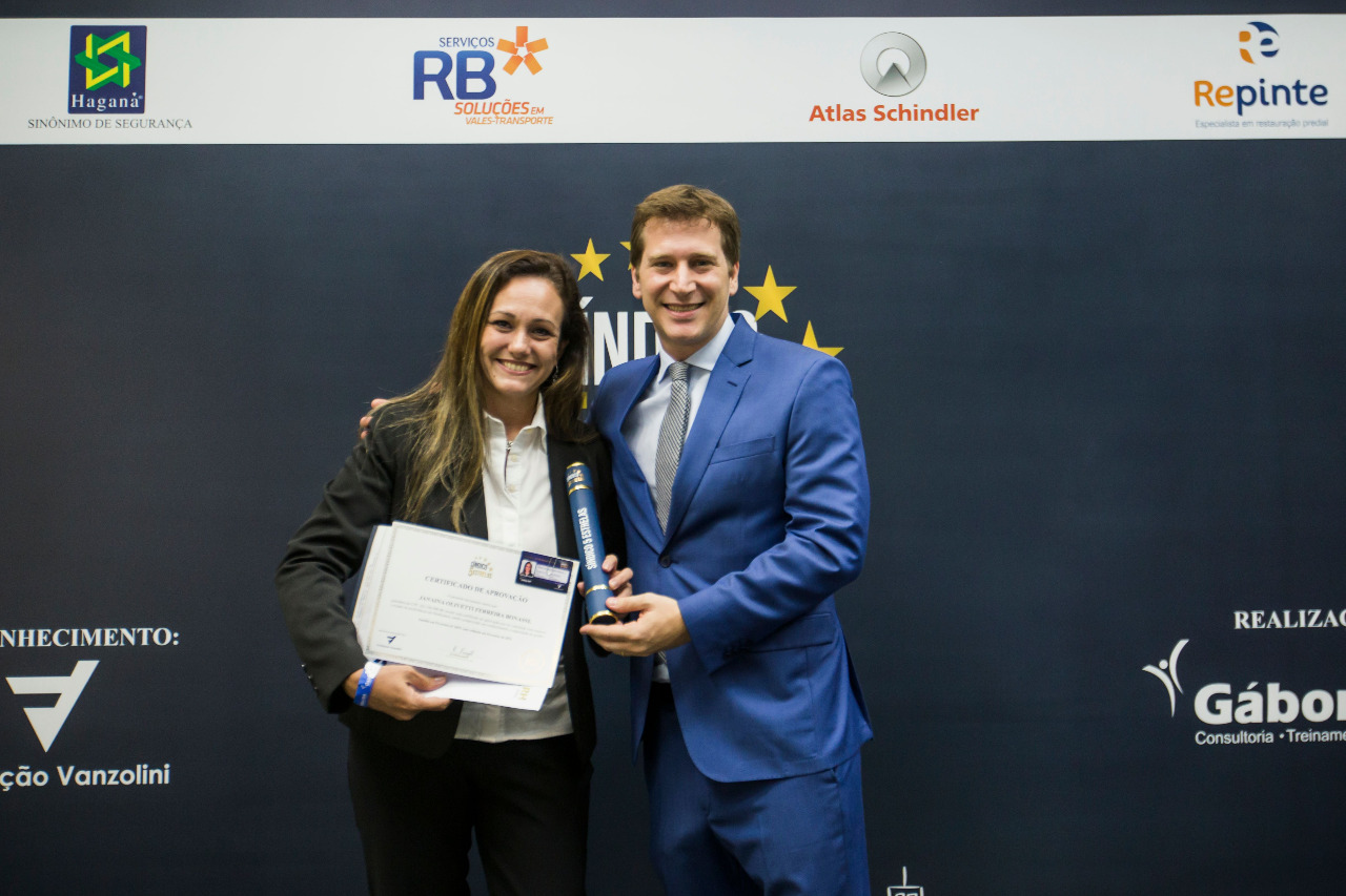 Janaina Olivetti Bonassi e o idealizador da Certificação Ricardo Karpat Janaina Olivetti Bonassi e o idealizador da Certificação Ricardo Karpat