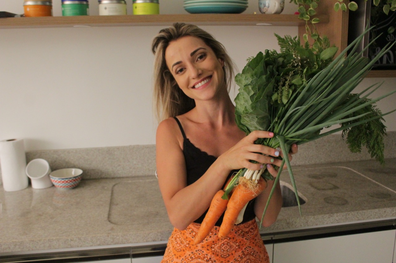 A nutricionista Isadora Canabarro percebe a mudança de hábito cada vez mais crescente na população catarinense à mesa
