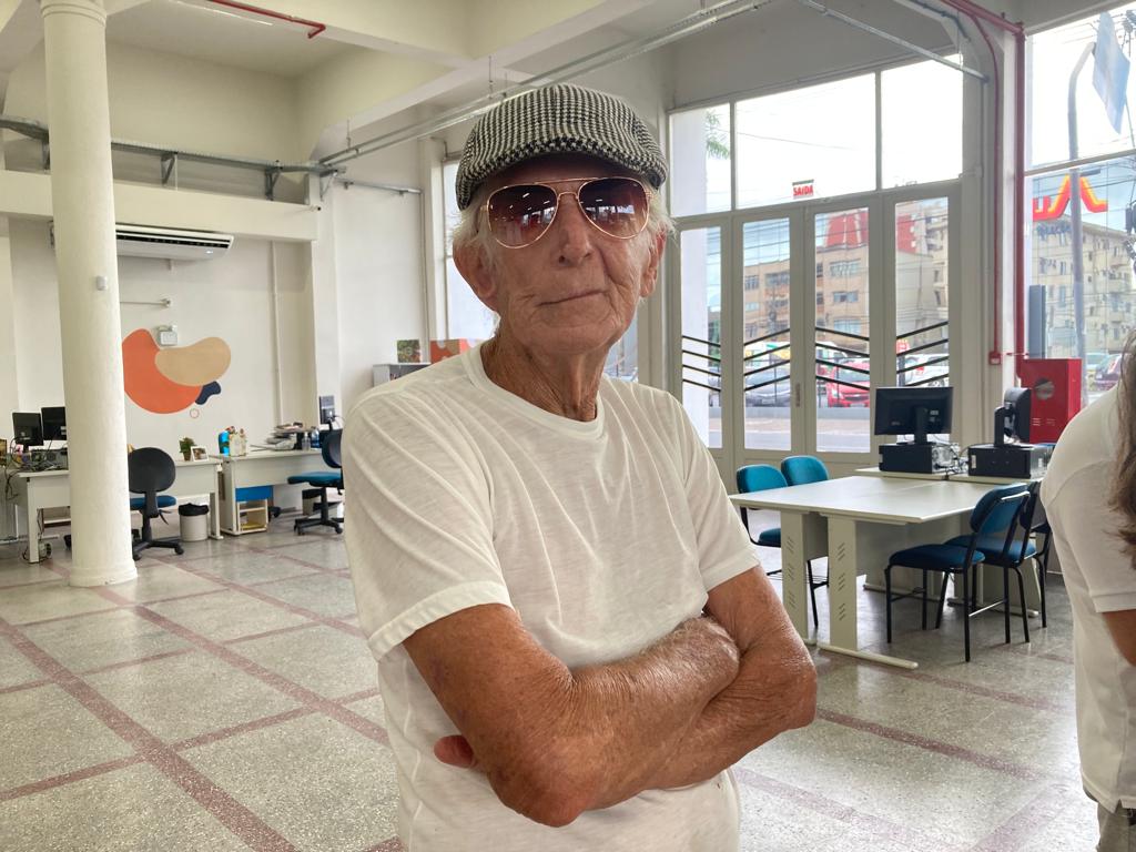 Seu Hélio tem 81 anos e frequentava o prédio desde criança Seu Hélio tem 81 anos e frequentava o prédio desde criança