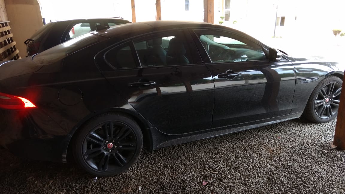 Um dos carros apreendidos durante a operação da Polícia Civil Um dos carros apreendidos durante a operação da Polícia Civil