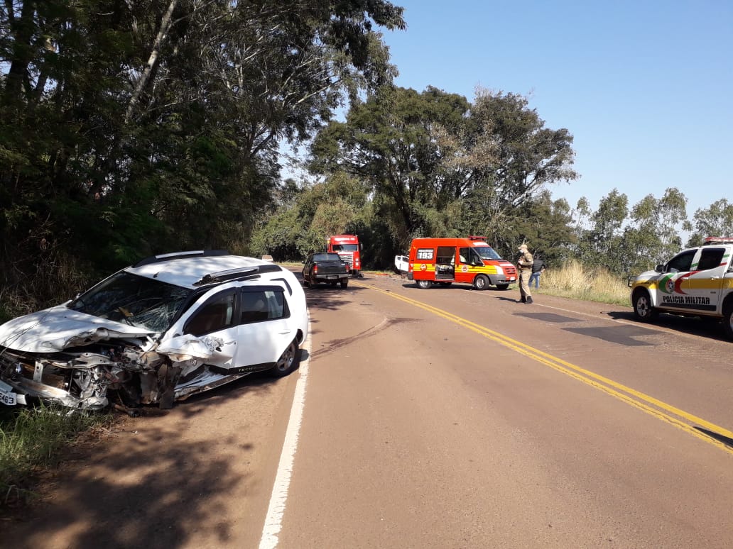 Motorista do outro veículo também ficou ferida no acidente Motorista do outro veículo também ficou ferida no acidente