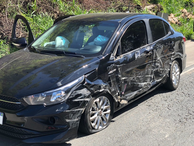 Acidente foi registrado no início da tarde desta sexta-feira