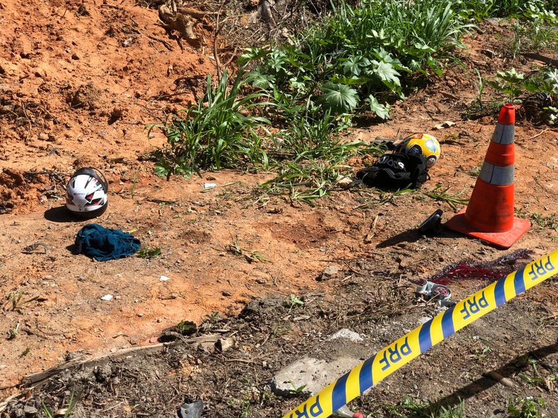 Três pessoas morreram no local e uma ficou em estado grave