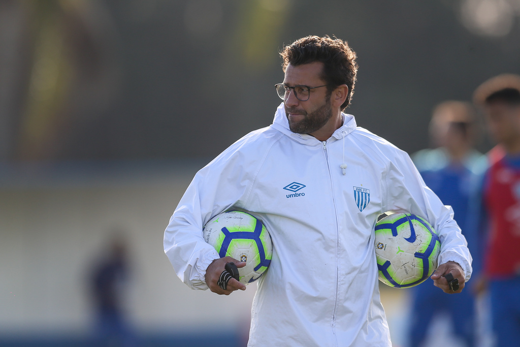 Alberto Valentim trocou o Avaí pelo Botafogo Alberto Valentim, Avaí