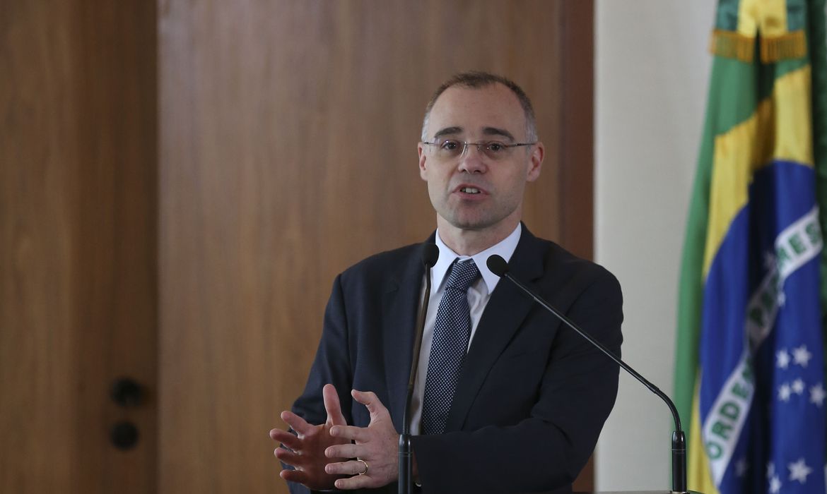 Advogado André de Almeida Mendonça assume o Ministério da Justiça, na vaga deixada pelo ex-juiz federal Sergio Moro Advogado André de Almeida Mendonça assume o Ministério da Justiça, na vaga deixada pelo ex-juiz federal Sergio Moro