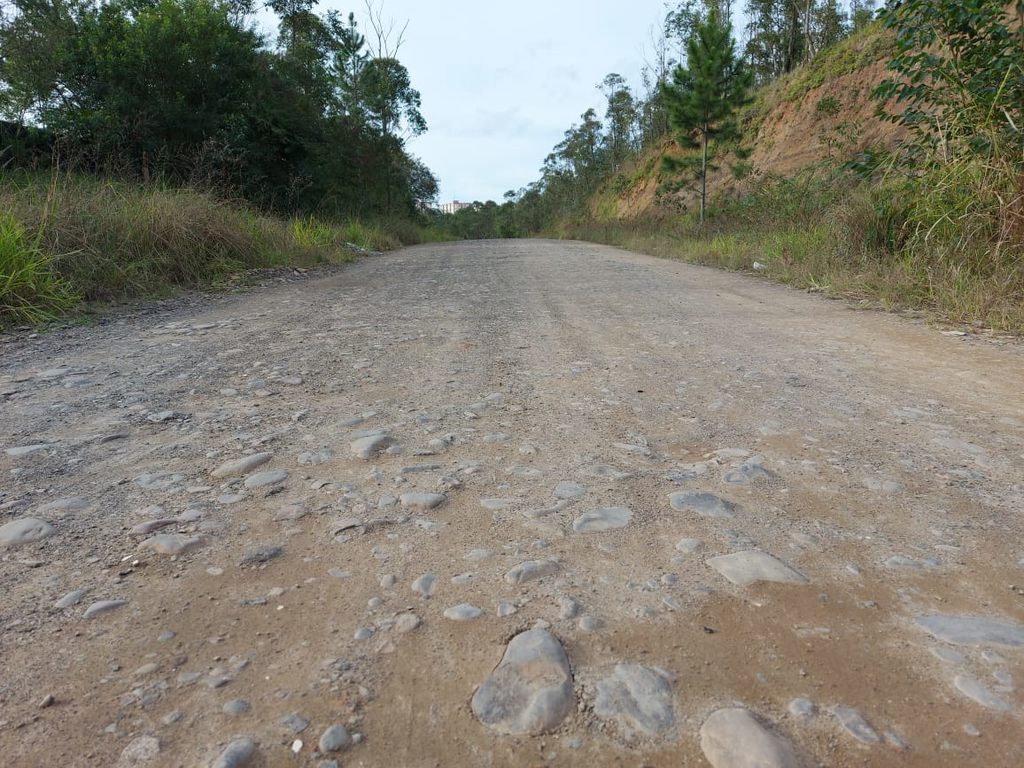 Trecho da estrada que será aproveitada para extensão do Anel Viário Trecho da estrada que será aproveitada para extensão do Anel Viário