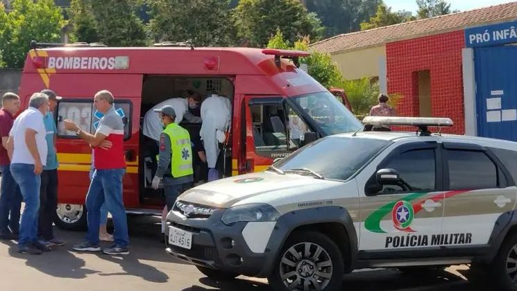 Autor do massacre tem 18 anos e foi preso em flagrante Autor do massacre tem 18 anos e foi preso em flagrante