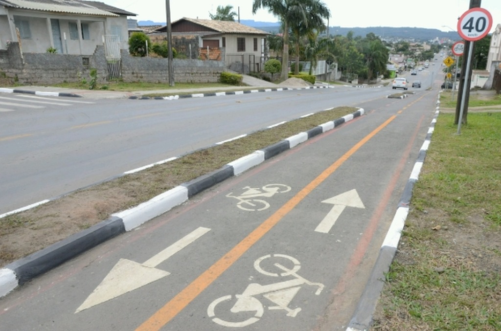 Avenida Assembleia de Deus, revitalizada em 2016, é uma conexão na parte pendente do Anel Viário Avenida Assembleia de Deus, revitalizada em 2016, é uma conexão na parte pendente do Anel Viário