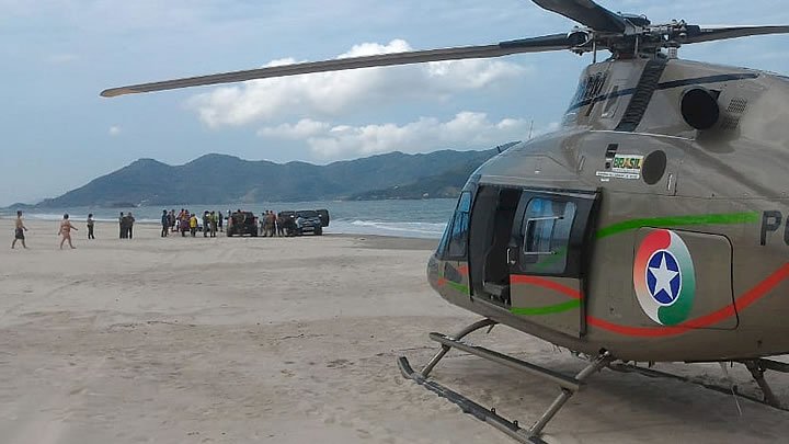 A mãe das crianças também se afogou, mas não precisou ser levada ao hospital A mãe das crianças também se afogou, mas não precisou ser levada ao hospital