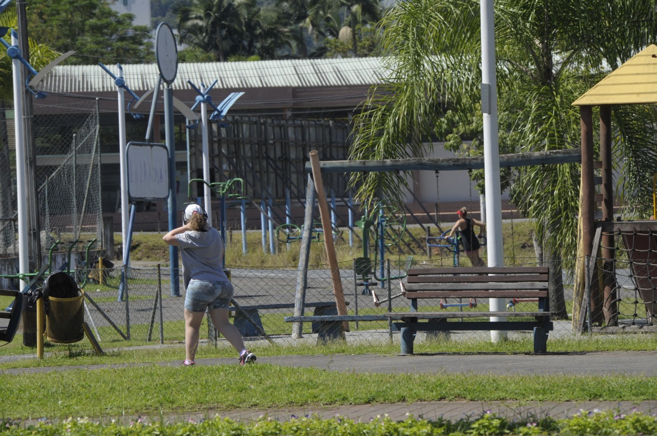 Parques públicos abertos ainda recebem pessoas. Parques públicos abertos ainda recebem pessoas.