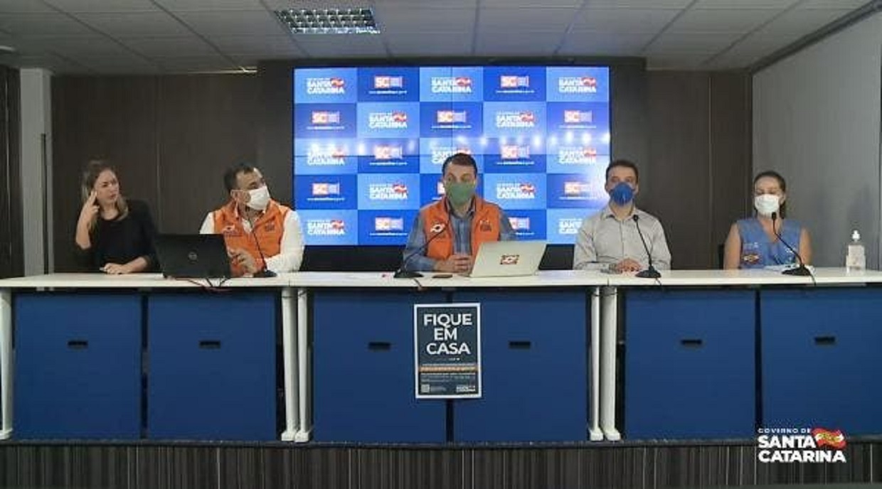 Governador Carlos Moisés em coletiva nesta quarta-feira (15) Governador Carlos Moisés em coletiva nesta quarta-feira (15)