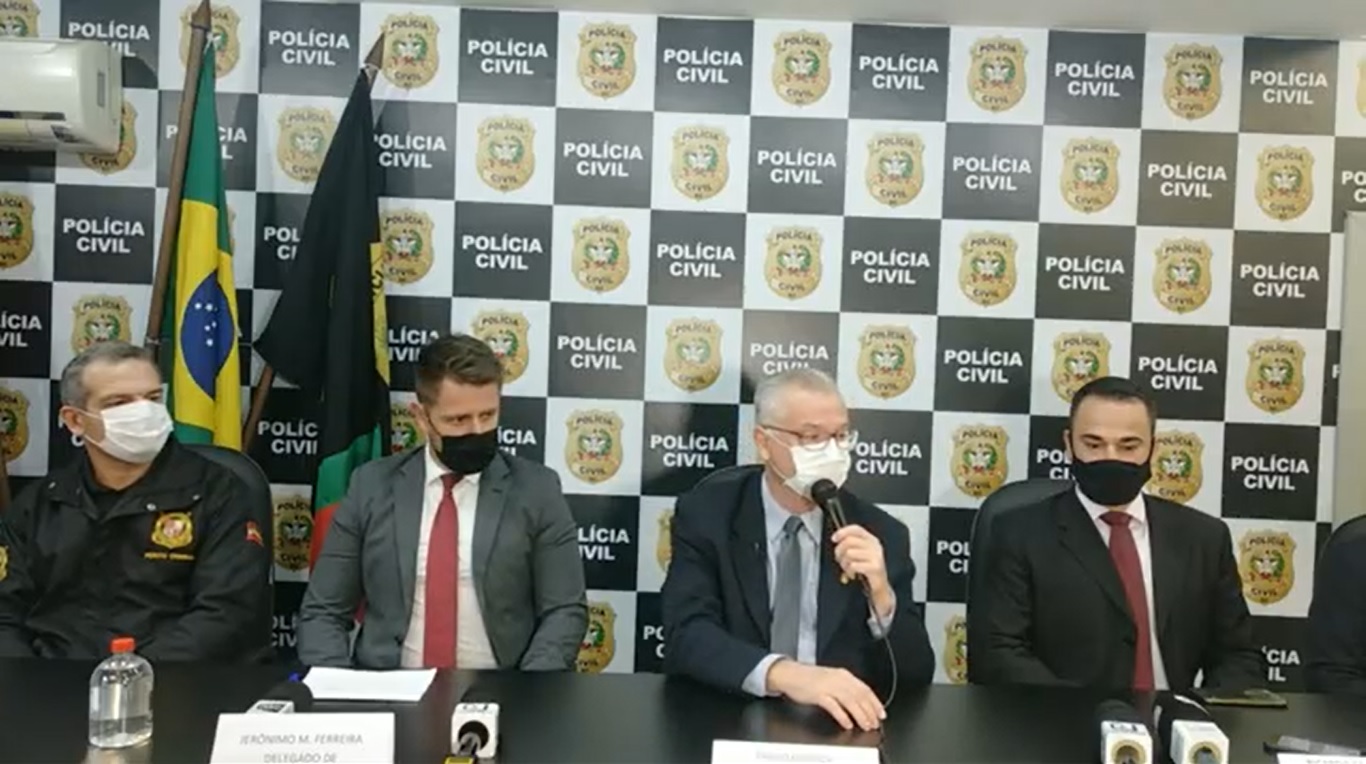 Polícia concedeu coletiva de imprensa nesta sexta-feira (14) sobre o ataque Polícia concedeu coletiva de imprensa nesta sexta-feira (14) sobre o ataque