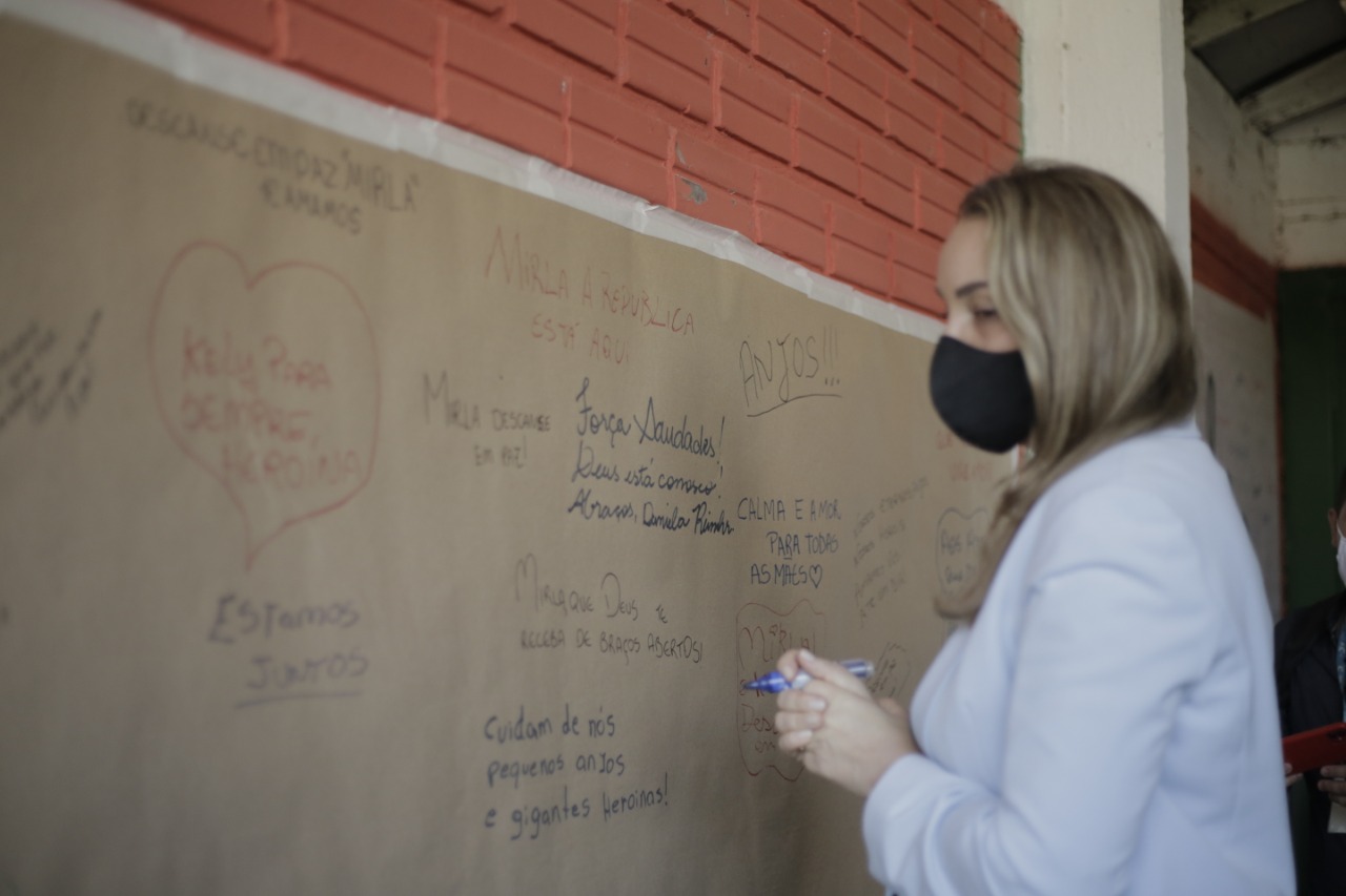 Governadora em exercício foi ao velório das vítimas do ataque em Saudades Daniela Reinehr