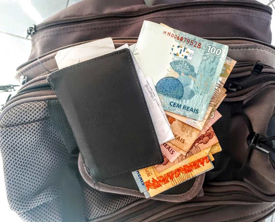 Havia R$ 366 na carteira encontrada, além das documentações do comerciante Havia R$ 366 na carteira encontrada, além das documentações do comerciante