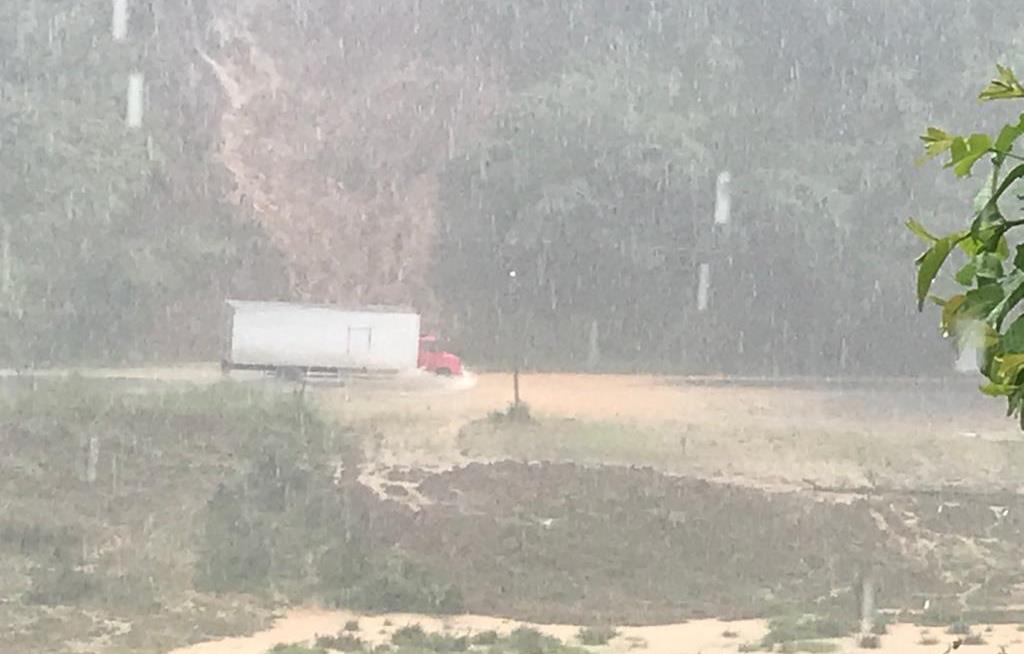 Deslizamento na região da Vila Freitas Deslizamento na região da Vila Freitas