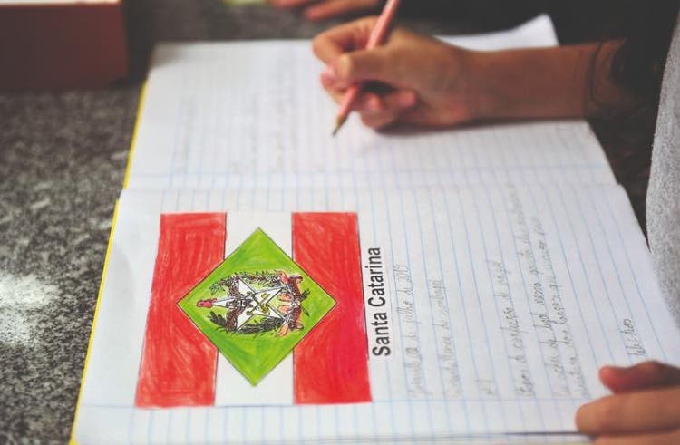 Após recesso para férias, escolas de SC voltam às aulas presenciais com regras para evitar a disseminação do coronavírus Após recesso para férias, escolas de SC voltam às aulas presenciais com regras para evitar a disseminação do coronavírus
