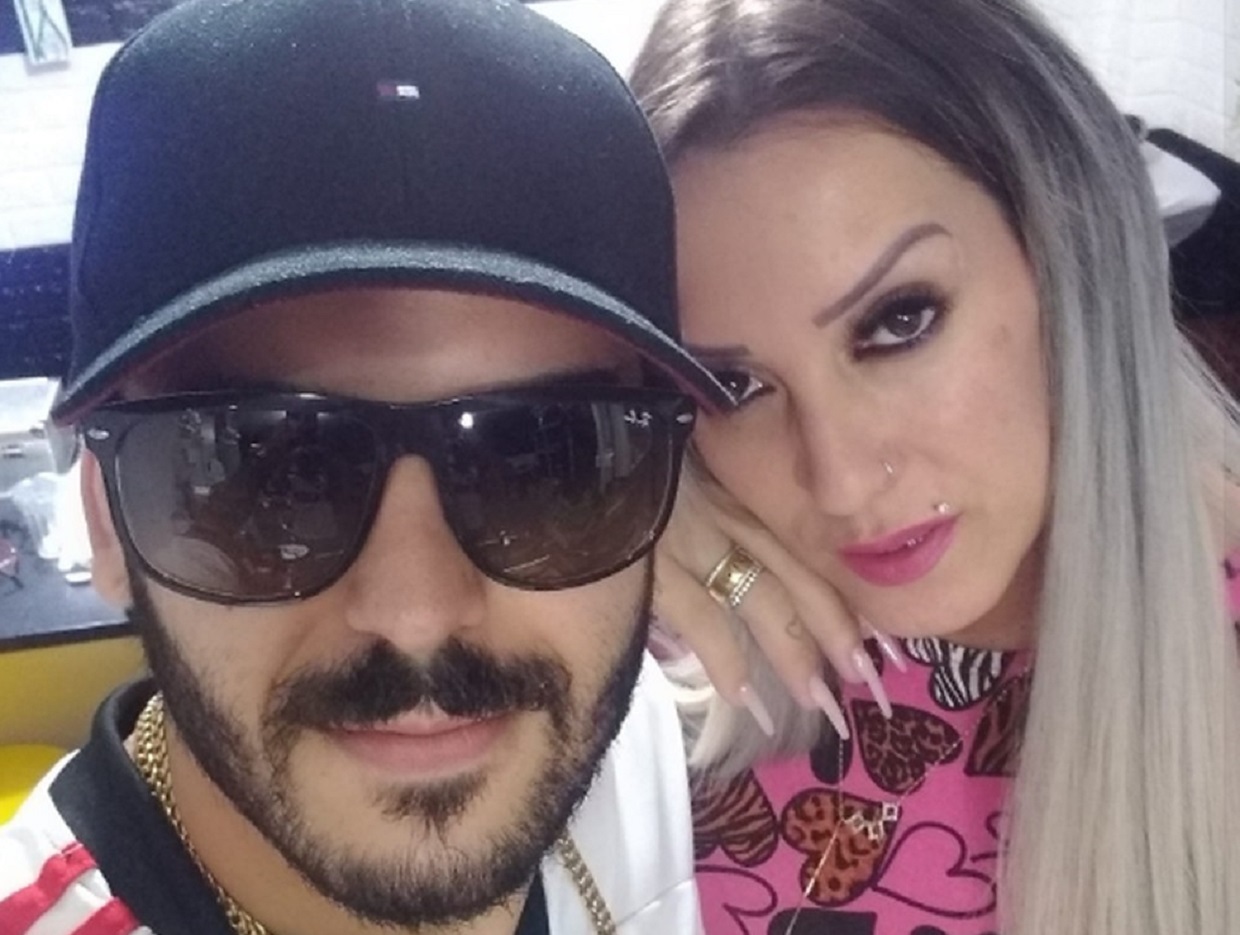 Emerson Ferkrussen Mello Júnior e Sabrina Martins Emerson Ferkrussen Mello Júnior e Sabrina Martins