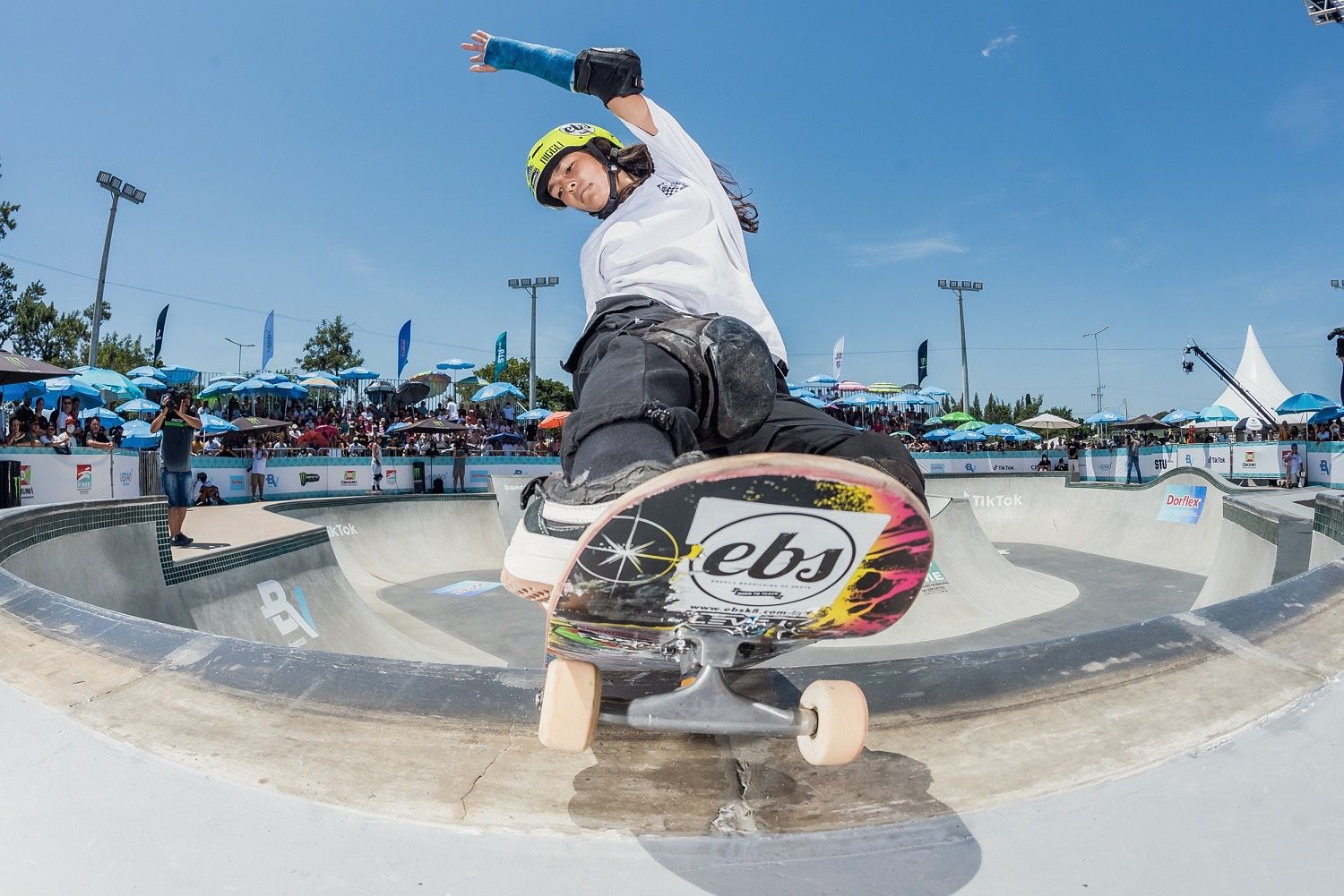 Raicca venceu entre as meninas mesmo com o braço engessado
