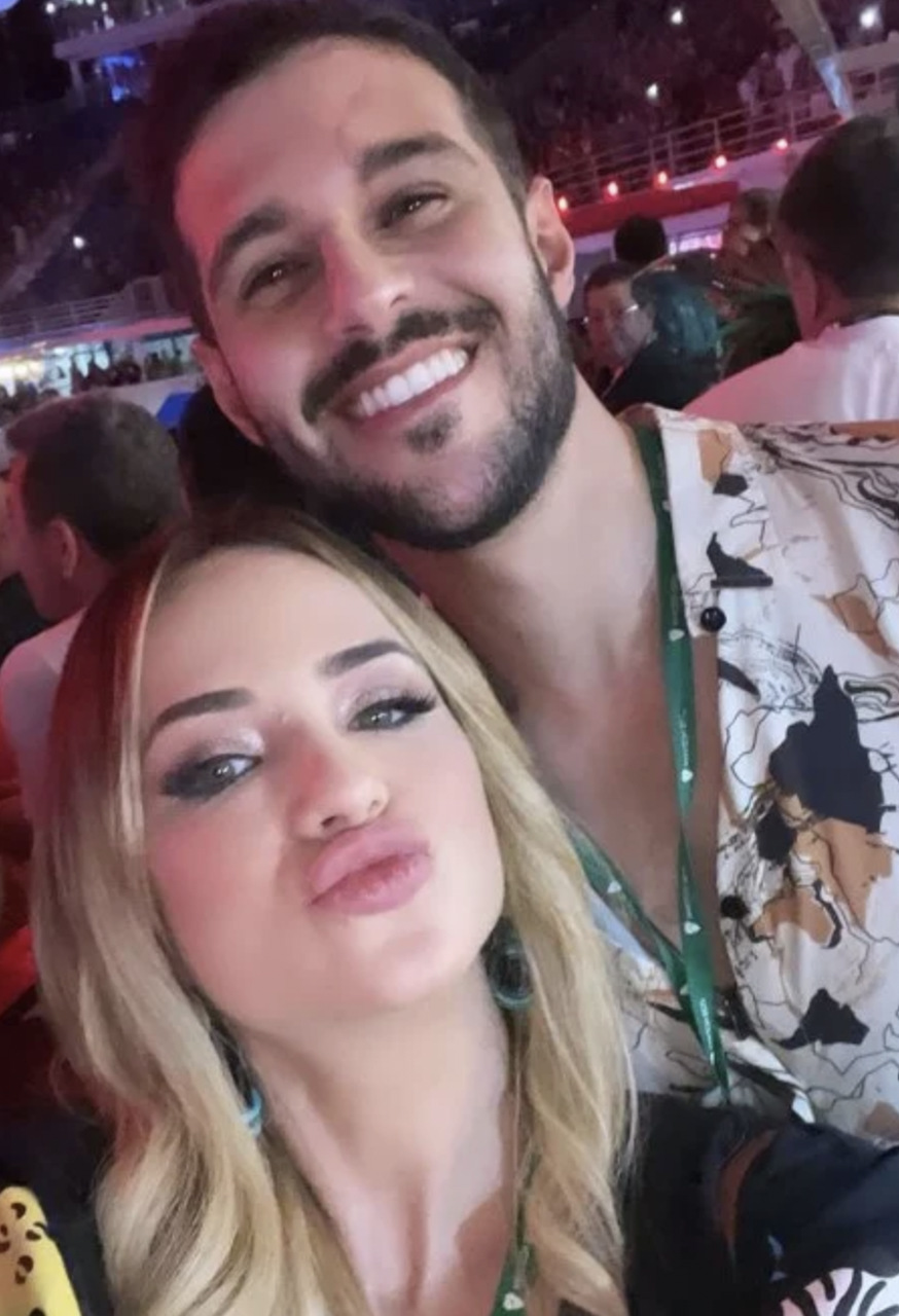 Gabi Martins postou um Story em sua conta no Instagram ao lado de Rodrigo Gabi Martins postou um Story em sua conta no Instagram ao lado de Rodrigo