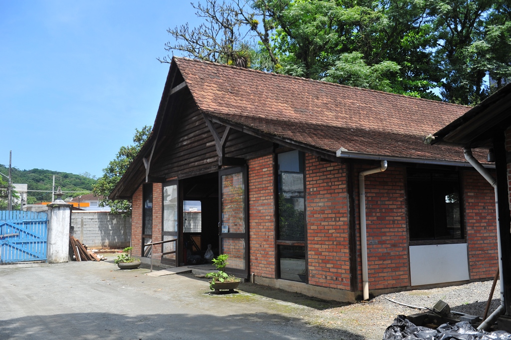 Galpão foi construído em 2006 foto mostra o galpão de tijolos à vista que será desmanchado para dar lugar ao novo anexo do museu