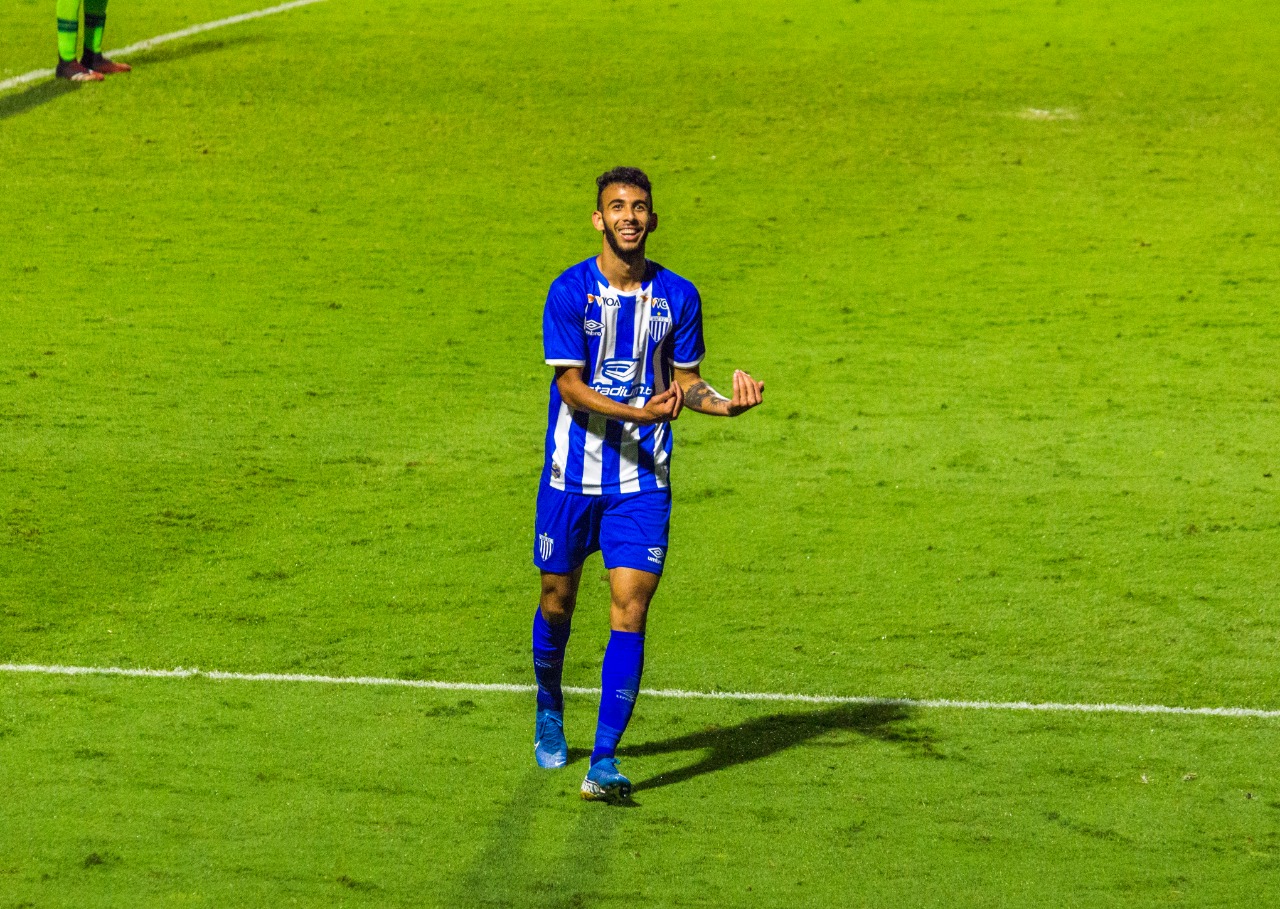 Getúlio comemora gol na Ressacada após o nascimento de seu filho Getúlio comemora gol na Ressacada após o nascimento de seu filho