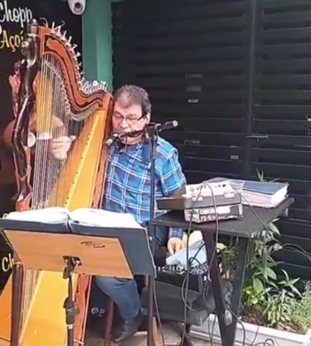 Pedestre registrou harpista em outro ponto do Centro