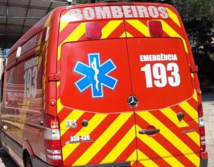 Criança foi levada pelos bombeiros até o hospital e passa bem Criança foi levada pelos bombeiros até o hospital e passa bem