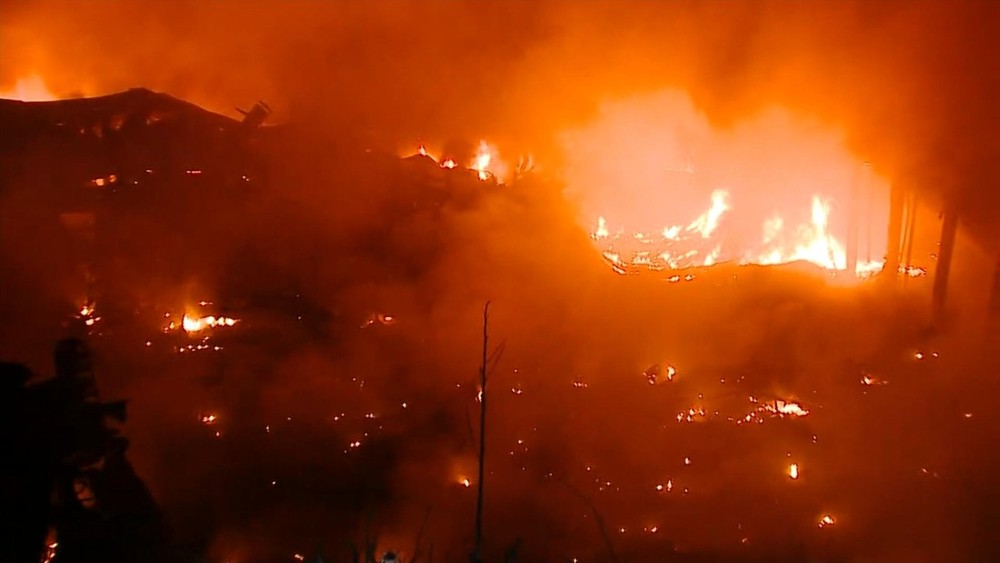 Incêndio destrói fábrica de embalagens em Xaxim Incêndio destrói fábrica de embalagens em Xaxim